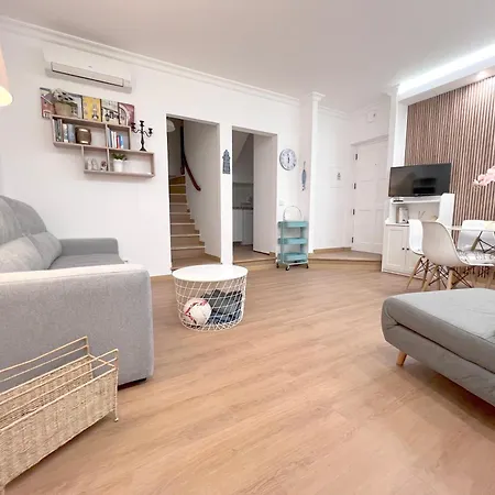 Old Village, 2 Bedrooms, 5 Ppl, Beach, Golf, Padel 아파트 빌라모라